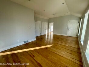 536 Columbia St in Hudson, NY - Building Photo - Building Photo