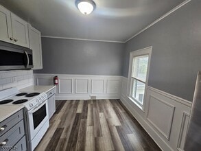 96 E Main St in Rockaway, NJ - Building Photo - Building Photo
