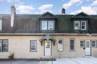 342 N Cedar St in Lititz, PA - Building Photo - Building Photo