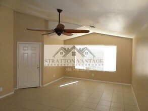 7182 W Stella Ave in Glendale, AZ - Building Photo - Building Photo