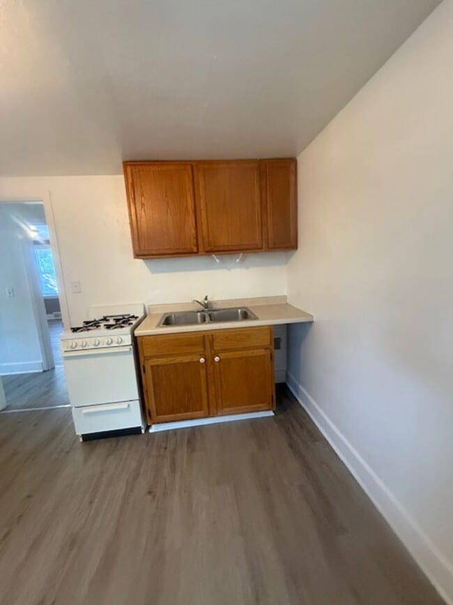 1101 Pekin Ave in Creve Coeur, IL - Building Photo - Building Photo