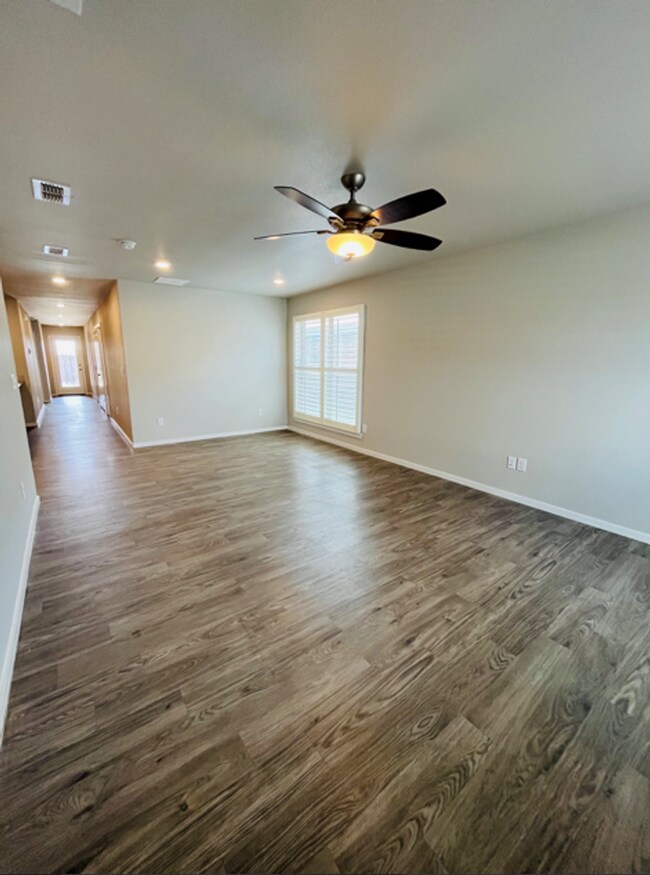 2420 144th St-Unit -2420 144th Street Unit A in Lubbock, TX - Foto de edificio - Building Photo