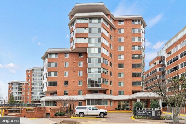 property at 1001 N Vermont St