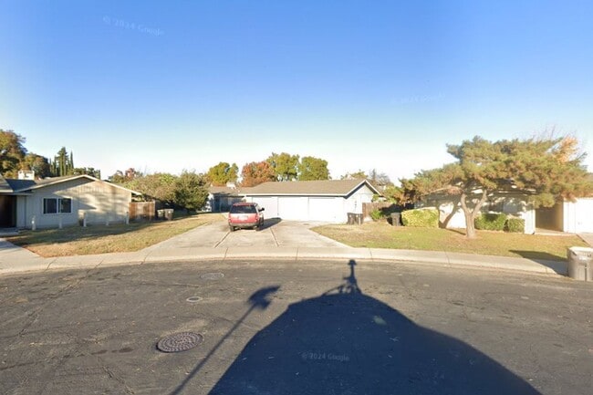 7925 Montgomery Ave