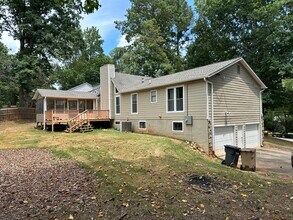 147 W Putnam Ferry Rd in Woodstock, GA - Building Photo - Building Photo