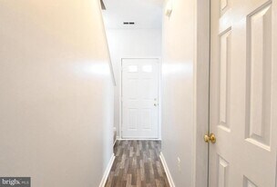 10914 Coreys Way in Fredericksburg, VA - Building Photo