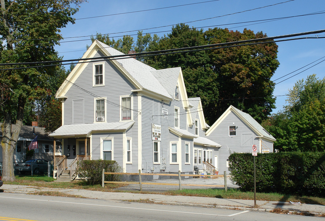 1028 Hanover St in Manchester, NH - Building Photo