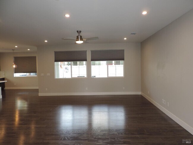 612 Barnstable Dr in Vacaville, CA - Building Photo - Building Photo