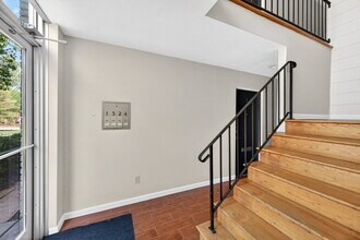 514 Mariedale Dr, Unit #1 in St. Louis, MO - Building Photo - Building Photo