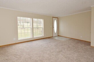 45794 37 1/2 Street in Paw Paw, MI - Foto de edificio - Building Photo