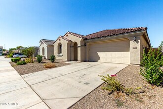 10258 W Piccadilly Rd in Avondale, AZ - Building Photo - Building Photo
