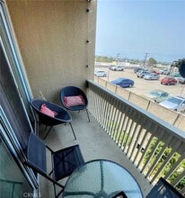 1775 Diamond St, Unit 222 in San Diego, CA - Building Photo - Building Photo