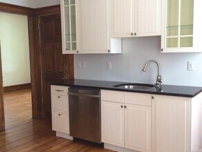 83 Foster St in New Haven, CT - Building Photo - Building Photo