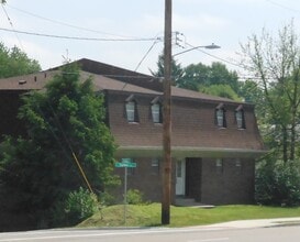538 Vandalia St, Unit 2 in Collinsville, IL - Building Photo - Building Photo