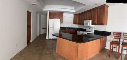 211 Moser Ave in Bullhead City, AZ - Foto de edificio - Building Photo