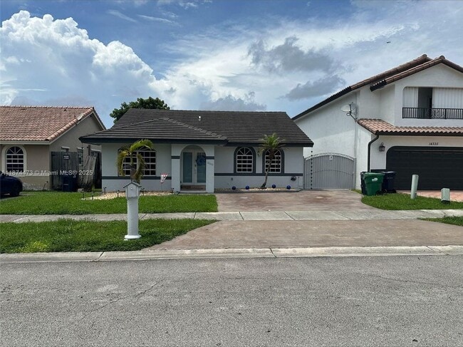 14343 SW 115th Terrace in Miami, FL - Building Photo - Building Photo