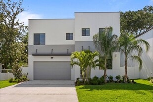 914 N Newport Ave in Tampa, FL - Building Photo