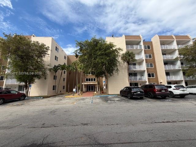 6940 Miami Gardens Dr, Unit 1-329 in Hialeah, FL - Building Photo - Building Photo