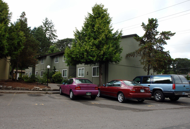 Cedar Crest apartments in Salem, OR - Foto de edificio - Building Photo