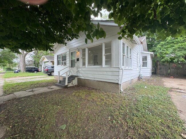 property at 837 S Belmont Ave