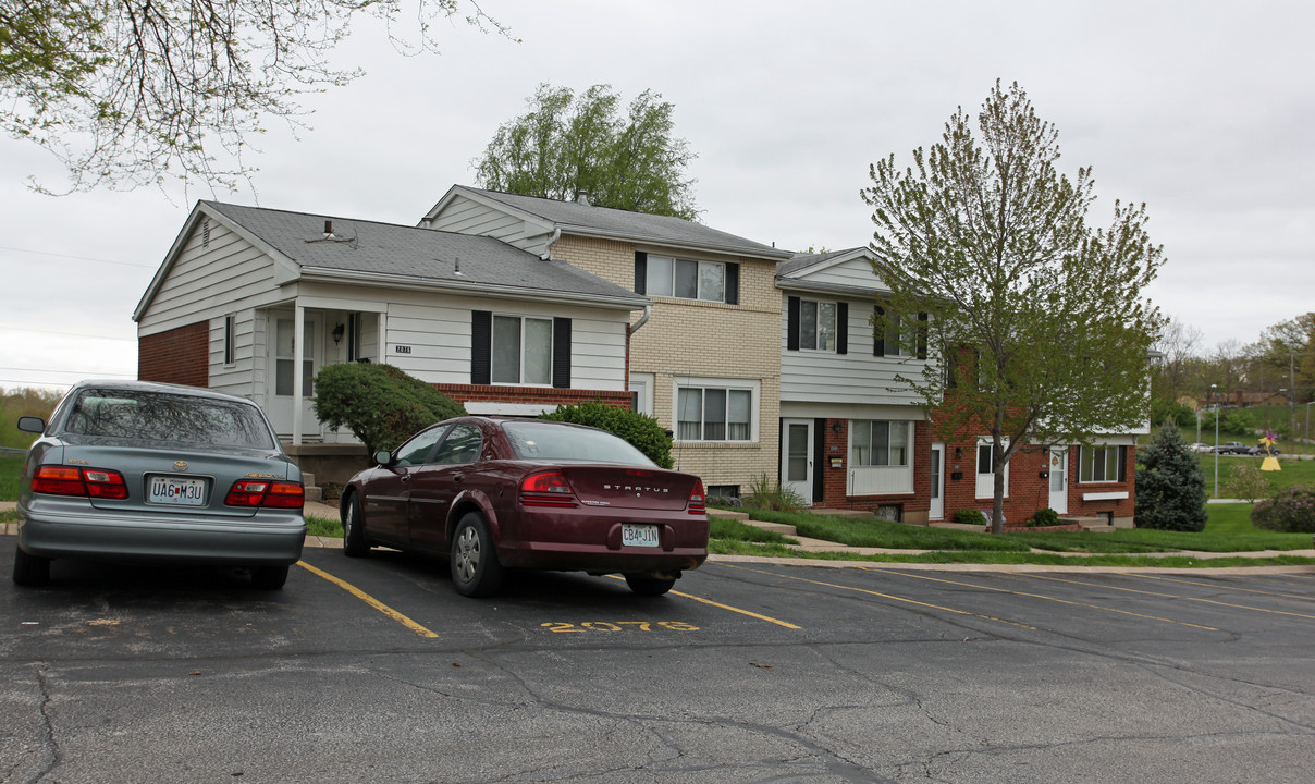 Colonial Square Homes in Kansas City, MO - Building Photo