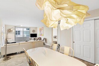 5555 Collins Ave in Miami, FL - Building Photo - Building Photo