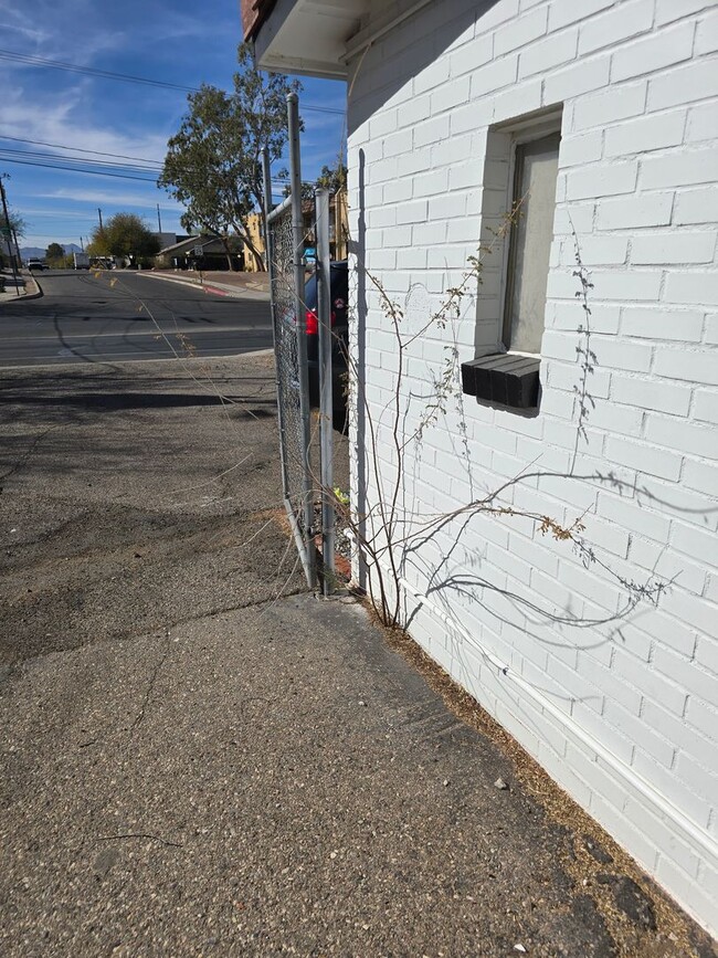 3074 N Alvernon Way in Tucson, AZ - Building Photo - Building Photo