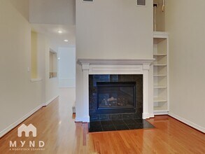 1127 Enclave Square E in Houston, TX - Building Photo - Building Photo