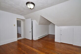 43 Rosseter St, Unit #2 in Boston, MA - Foto de edificio - Building Photo