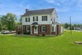 1711 NY-17A in Florida, NY - Building Photo - Building Photo
