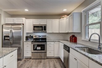 2322 Cabin Hill Rd in Nashville, TN - Foto de edificio - Building Photo