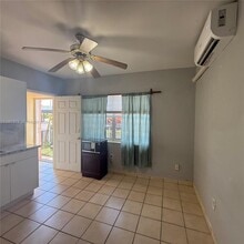 275 W 16th St in Hialeah, FL - Building Photo - Building Photo