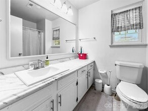 10700 Blue Heron Dr in Charlotte, NC - Building Photo - Building Photo