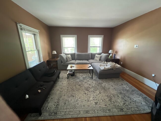 30 Granite St, Unit Floor 1 in Peterborough, NH - Foto de edificio - Building Photo