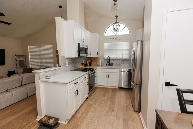 1324 Independence Dr in Orange Park, FL - Building Photo - Building Photo