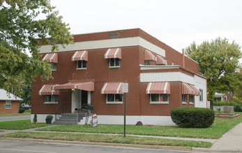 201 W Dayton Dr in Fairborn, OH - Building Photo - Building Photo