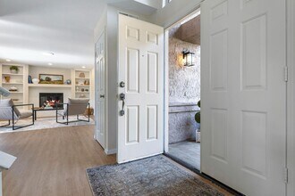 805 E Buckhill Rd in Fresno, CA - Building Photo - Building Photo