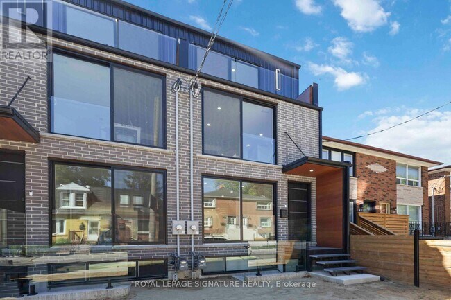 property at 43A Cummings St