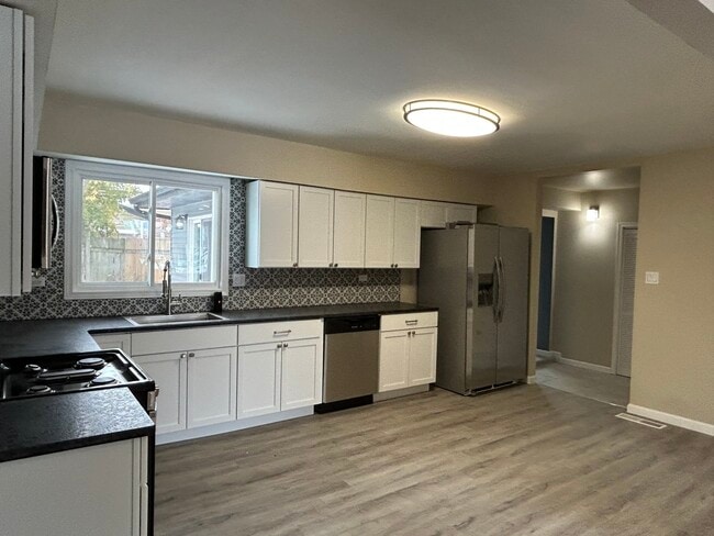 176 Craig Dr W in Chicago Heights, IL - Building Photo - Building Photo