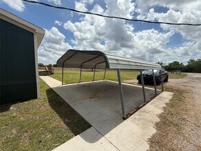 1841 County Rd 382 in Rosharon, TX - Building Photo - Building Photo