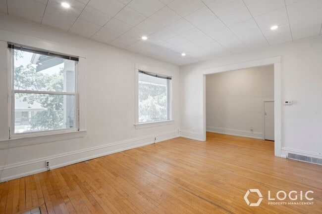 property at 423 Douglas St