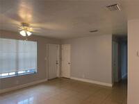 4841 NW 13th Ct in Lauderhill, FL - Foto de edificio - Building Photo