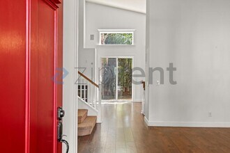 338 Roundhill Dr in Brentwood, CA - Building Photo - Building Photo