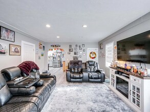 705 S East St in Colfax, WA - Foto de edificio - Building Photo