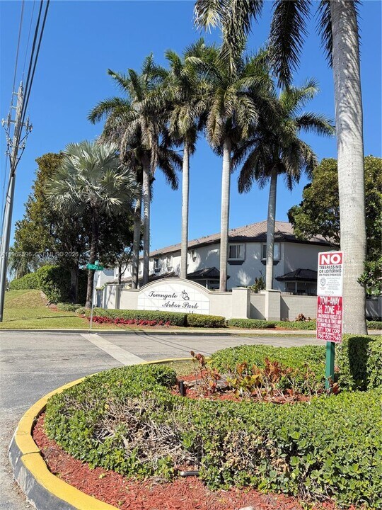 2223 SE 23rd Ave in Homestead, FL - Building Photo