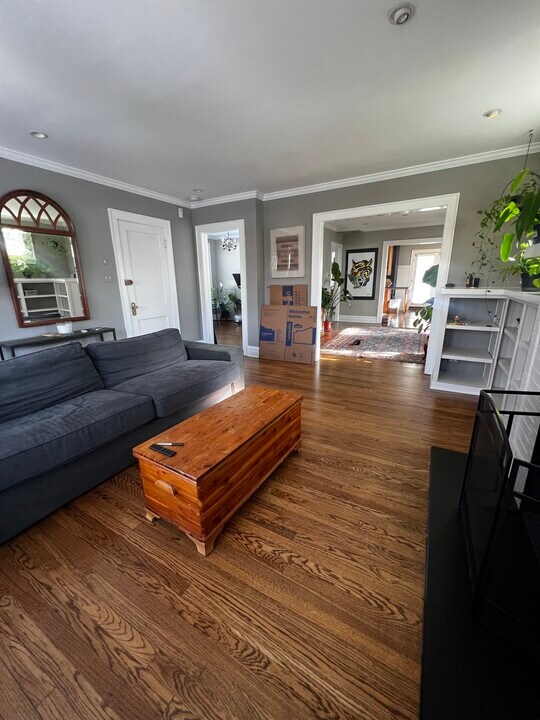 2541 Ewing Ave in Evanston, IL - Building Photo