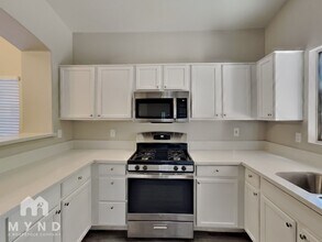 1419 Old Cobble Dr in North Las Vegas, NV - Building Photo - Building Photo