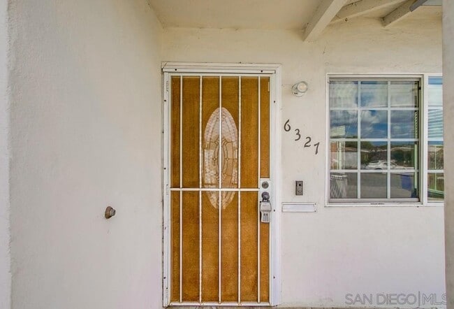 6327 Newsome Dr in San Diego, CA - Building Photo - Building Photo