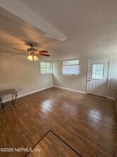 909 La Marche Dr in Jacksonville, FL - Building Photo - Building Photo