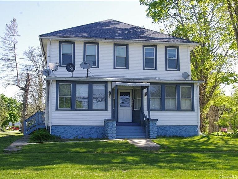 116 Broadway St in Colchester, CT - Building Photo